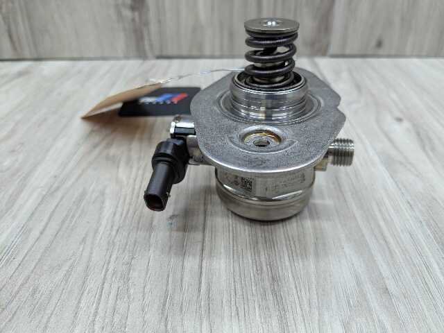16-20 OEM BMW G11 G12 750 G30 M550 Engine N63R HPFP High Pressure Fuel Pump 5-8