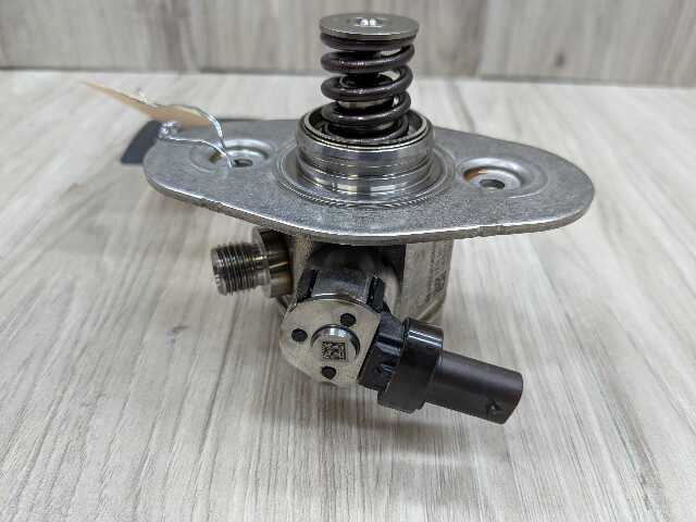 16-20 OEM BMW G11 G12 750 G30 M550 Engine N63R HPFP High Pressure Fuel Pump 5-8