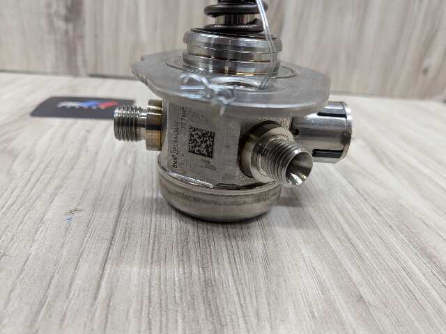 16-20 OEM BMW G11 G12 750 G30 M550 Engine N63R HPFP High Pressure Fuel Pump 5-8