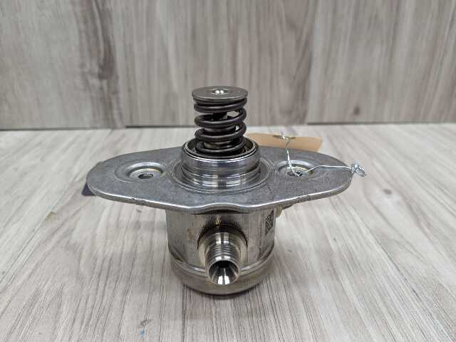 16-20 OEM BMW G11 G12 750 G30 M550 Engine N63R HPFP High Pressure Fuel Pump 5-8