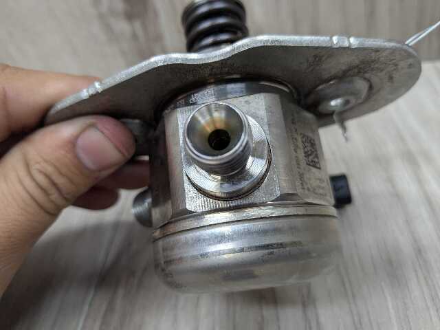 16-20 OEM BMW G11 G12 750 G30 M550 Engine N63R HPFP High Pressure Fuel Pump 1-4