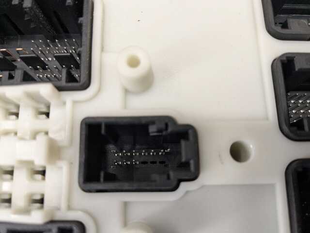 OEM BMW F30 F32 F33 F36 F80 F82 F83 Body Control Junction Box Module FEM + Key