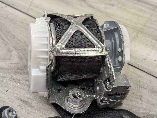 12-20 OEM BMW F30 F36 F80 M3 Front Right Passenger Side Seatbelt Retractor Black