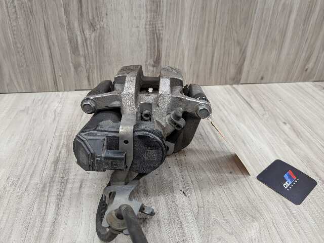OEM BMW G20 G22 G23 G26 G42 330 M340 430 440 FRONT Right Passenger Brake Caliper