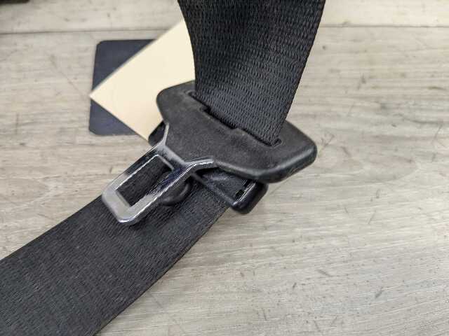 OEM BMW F15 F16 F85 F86 X5 X6 Front Right Passenger Seat Belt Retractor Black