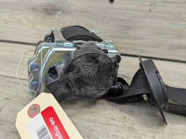OEM BMW F15 F16 F85 F86 X5 X6 Front Right Passenger Seat Belt Retractor Black