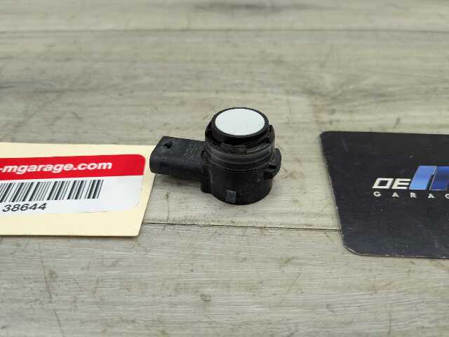 OEM BMW F15 F16 F48 F90 F97 G01 G12 G30 Bumper Parking Distance Sensor PDC White