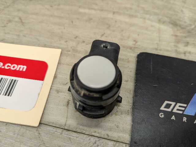 OEM BMW F15 F16 F48 F90 F97 G01 G12 G30 Bumper Parking Distance Sensor PDC White