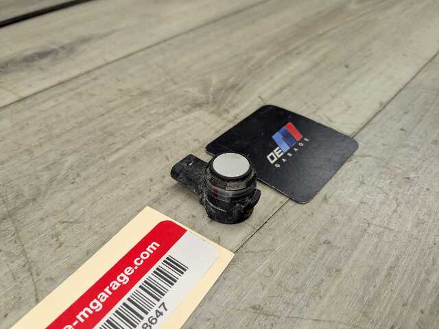 OEM BMW F15 F16 F48 F90 F97 G01 G12 G30 Bumper Parking Distance Sensor PDC White
