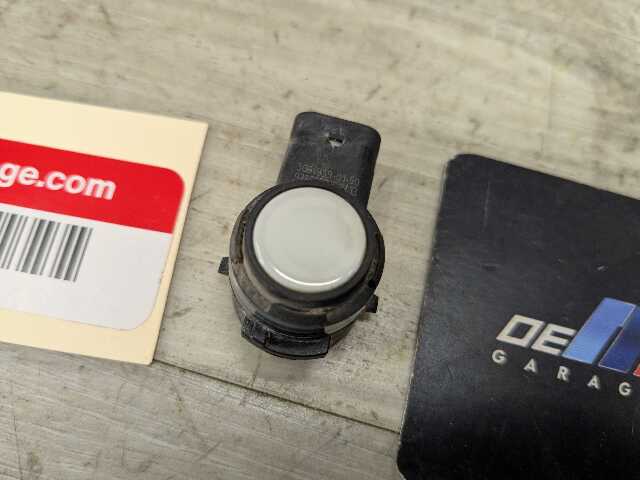 OEM BMW F15 F16 F48 F90 F97 G01 G12 G30 Bumper Parking Distance Sensor PDC White