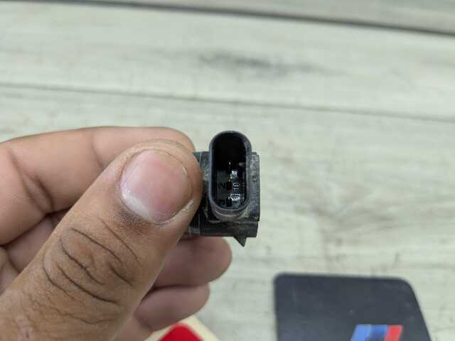 OEM BMW F15 F16 F48 F90 F97 G01 G12 G30 Bumper Parking Distance Sensor PDC White