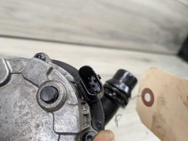 OEM BMW F22 F30 F32 F36 F80 M3 M4 Engine B46 S55 Auxiliary Electric Water Pump