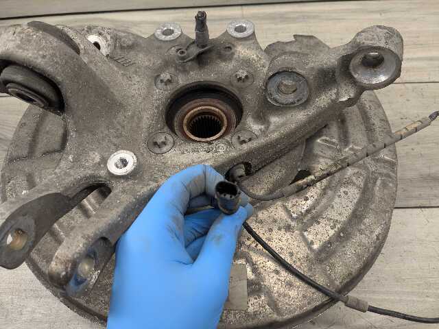 OEM BMW F80 F82 F83 F87 M3 M4 Front Right Passenger Hub Spindle Knuckle Bearing