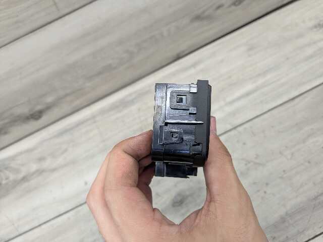 OEM BMW F95 G05 G06 G07 G16 F93 X5 REAR AC Heater Climate Control Switch Module