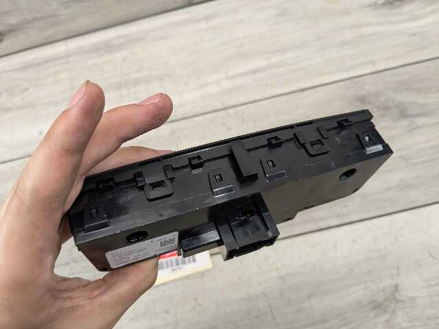 OEM BMW F95 G05 G06 G07 G16 F93 X5 REAR AC Heater Climate Control Switch Module