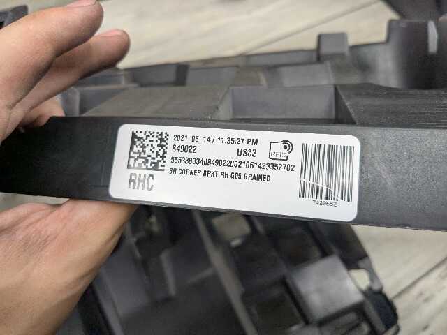 RH brackets pair