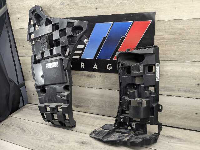 RH brackets pair