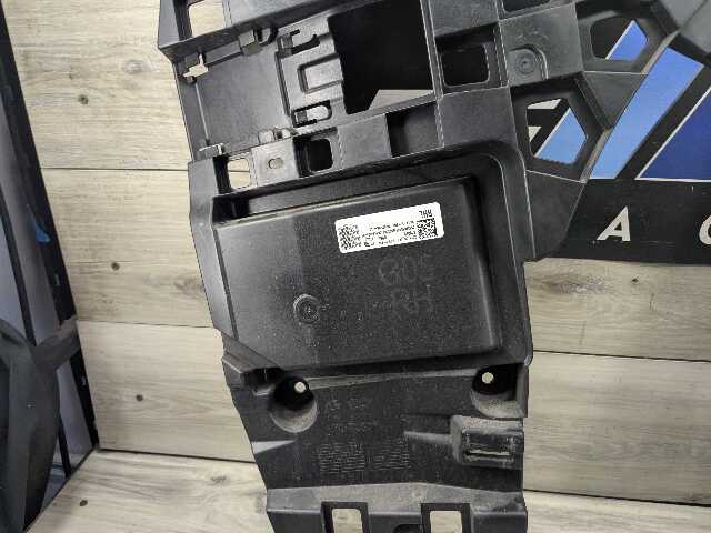 RH brackets pair