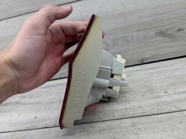 09-11 OEM BMW E90 328 335 M3 LCI Rear Right Passenger Trunk Inner Tail Light