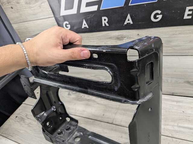 OEM BMW F95 G05 G06 G07 X5 X7 Front Left Driver Reinforcement Radiator Bracket