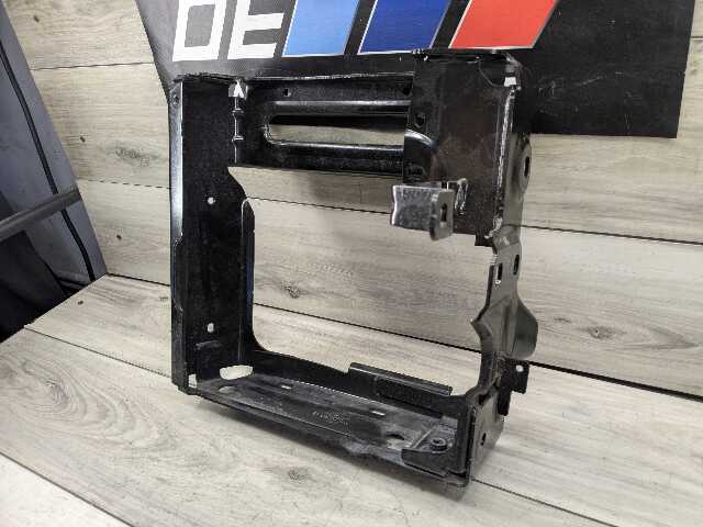 OEM BMW F95 G05 G06 G07 X5 X7 Front Left Driver Reinforcement Radiator Bracket