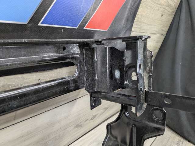 OEM BMW F95 G05 G06 G07 X5 X7 Front Left Driver Reinforcement Radiator Bracket