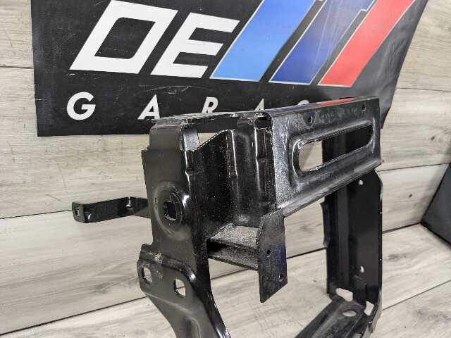 OEM BMW F95 G05 G06 G07 X5 X7 Front Left Driver Reinforcement Radiator Bracket