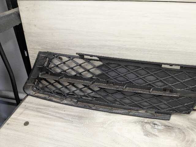 09-11 OEM BMW E90 328 LCI Front Bumper Lower Left Right Center Grilles (3)