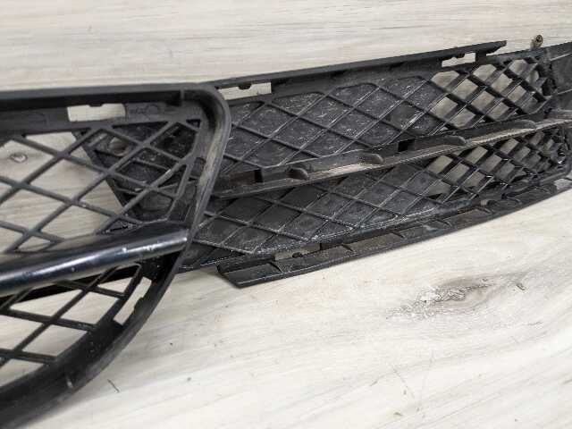09-11 OEM BMW E90 328 LCI Front Bumper Lower Left Right Center Grilles (3)