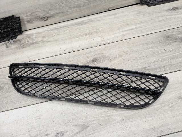 09-11 OEM BMW E90 328 LCI Front Bumper Lower Left Right Center Grilles (3)