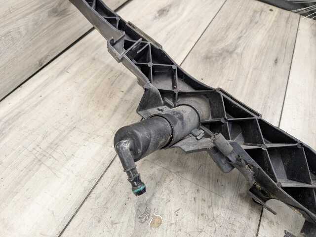 09-11 BMW E90 328 335 LCI Front Right Passenger Side Headlight Arm Bracket Mount