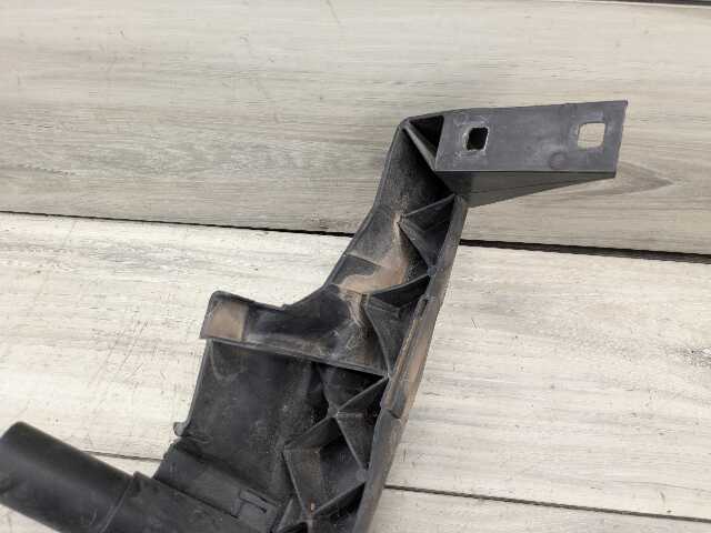 09-11 BMW E90 328 335 LCI Front Right Passenger Side Headlight Arm Bracket Mount