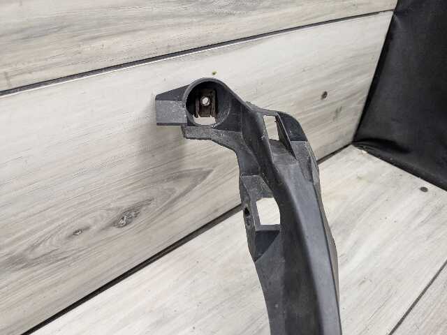 09-11 BMW E90 328 335 LCI Front Left Driver Side Headlight Arm Bracket Mount
