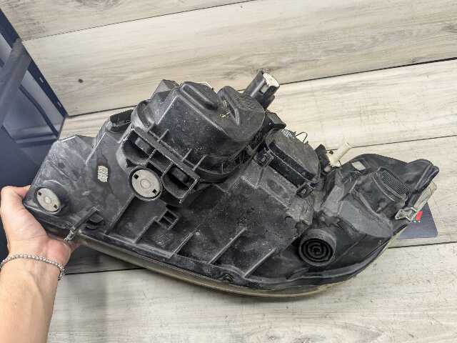 09-11 OEM BMW E90 E91 328 335 Right Passenger Halogen Headlight + Modules VALEO