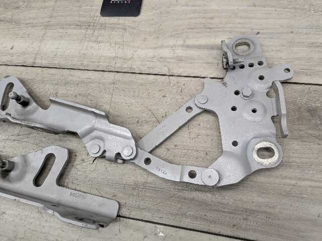 OEM BMW F22 F23 F30 F32 F33 F36 F80 F82 F83 Left Right Hood Hinges PAIR Silver