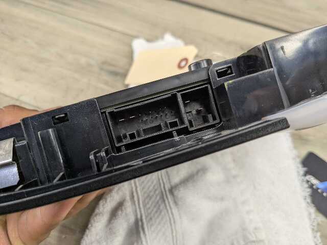 OEM BMW F22 F30 F32 F36 F80 F82 M4 Headliner Roof Console Dome Light SOS Switch