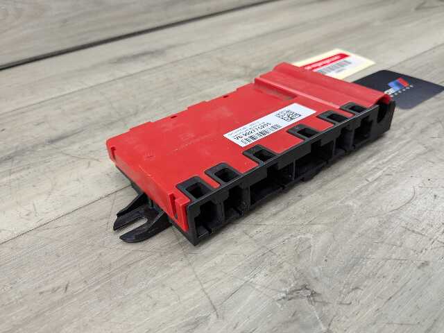 OEM BMW F22 F30 F32 F36 F80 F82 Positive Battery Distributor B+ Power Fuse Box