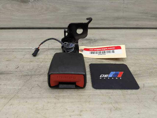 OEM BMW F95 F96 G05 G06 X5 X6 Rear Left Driver 2nd Row Seat Belt Seatbelt Buckle
