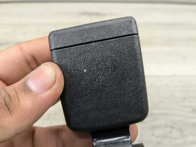 OEM BMW F95 F96 G05 G06 X5 X6 Rear Left Driver 2nd Row Seat Belt Seatbelt Buckle