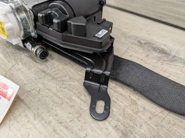 OEM BMW F95 G05 G06 G07 X5 X6 X7 Front Right Passenger Seat Belt Retractor Black