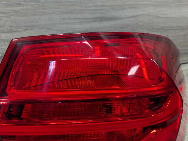 14-17 OEM BMW F32 F33 F36 F82 F83 M4 Rear Right Passenger Outer Tail Light Lamp