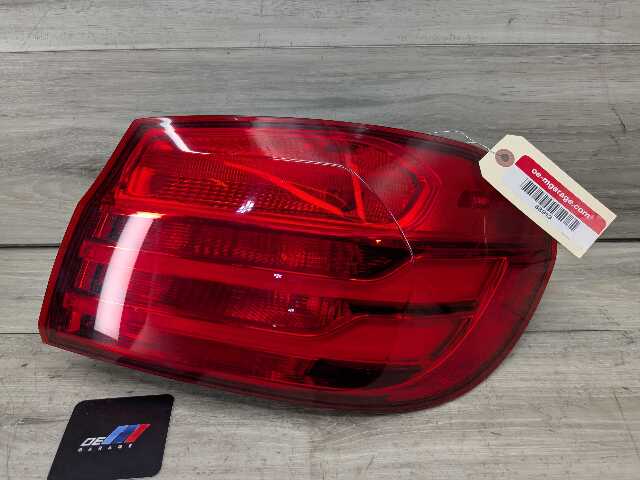 14-17 OEM BMW F32 F33 F36 F82 F83 M4 Rear Right Passenger Outer Tail Light Lamp