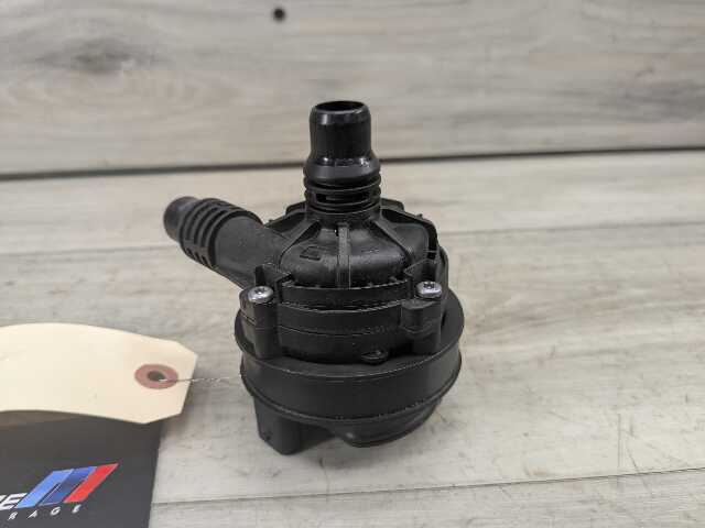 *OEM BMW G01 G05 G20 G22 G30 G42 G80 G82 G83 M3 M4 Engine Auxiliary Water Pump