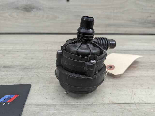 *OEM BMW G01 G05 G20 G22 G30 G42 G80 G82 G83 M3 M4 Engine Auxiliary Water Pump