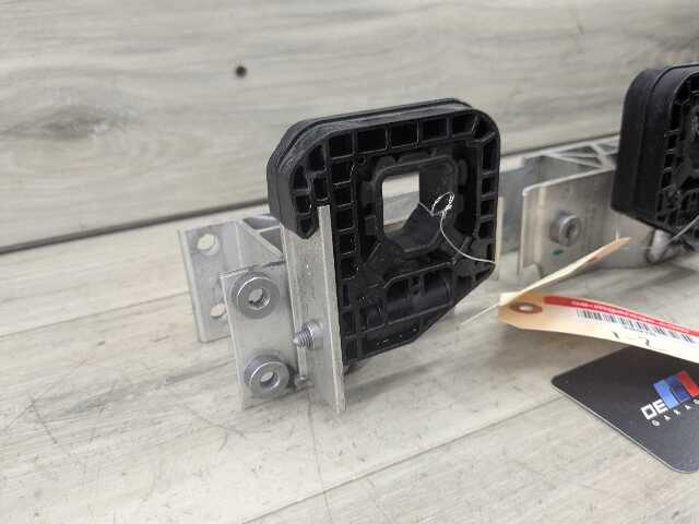 OEM BMW F95 F96 G05 G06 G07 G09 X5 X7 Left Right Bumper Impact Mount Bracket SET
