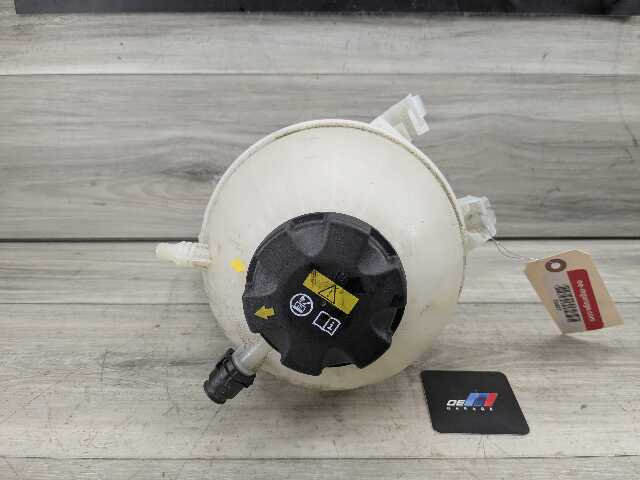 19-23 OEM BMW G05 G06 G07 X5 X6 X7 Radiator Coolant Reservoir Expansion Tank