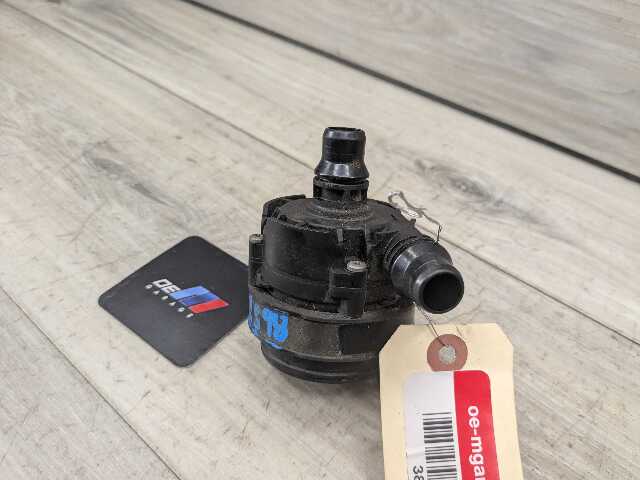 OEM BMW F23 F30 F32 F36 F80 F82 M3 Engine B46 S55 Auxiliary Coolant water Pump