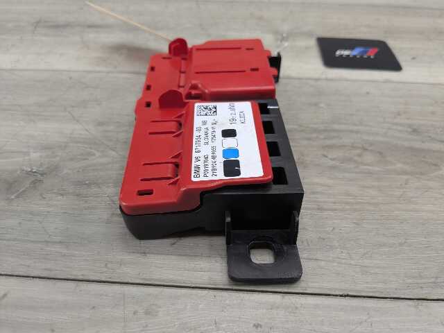 OEM BMW G05 G06 G07 X5 X7 Rear Battery Junction B+ Power Fuse box Distribution