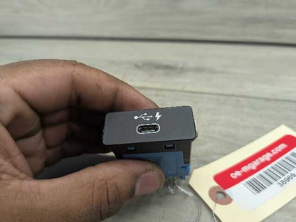 OEM BMW F44 F48 F97 G01 G05 G12 G20 G30 G80 USB Dual Type C Charger Port Socket