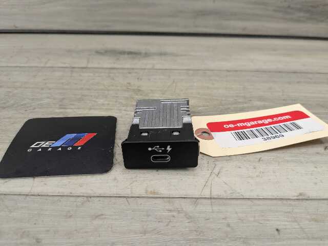 OEM BMW F44 F48 F97 G01 G05 G12 G20 G30 G80 USB Dual Type C Charger Port Socket